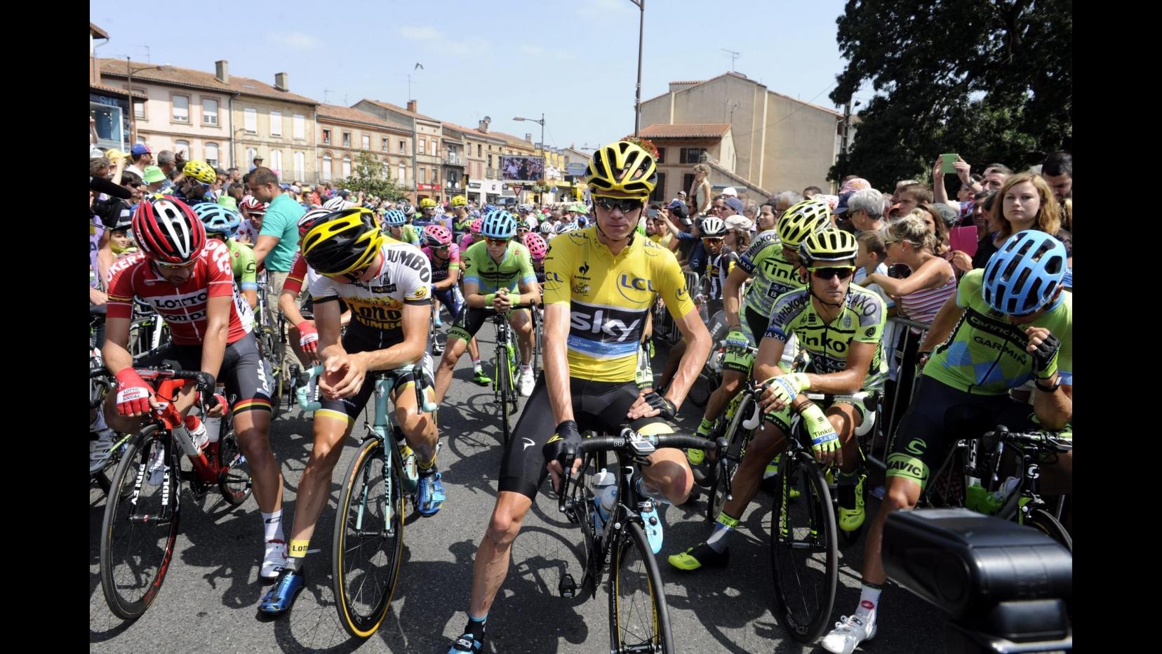 Ciclismo, Tour de France: Van Avermaet vince 13/a tappa, beffato Sagan