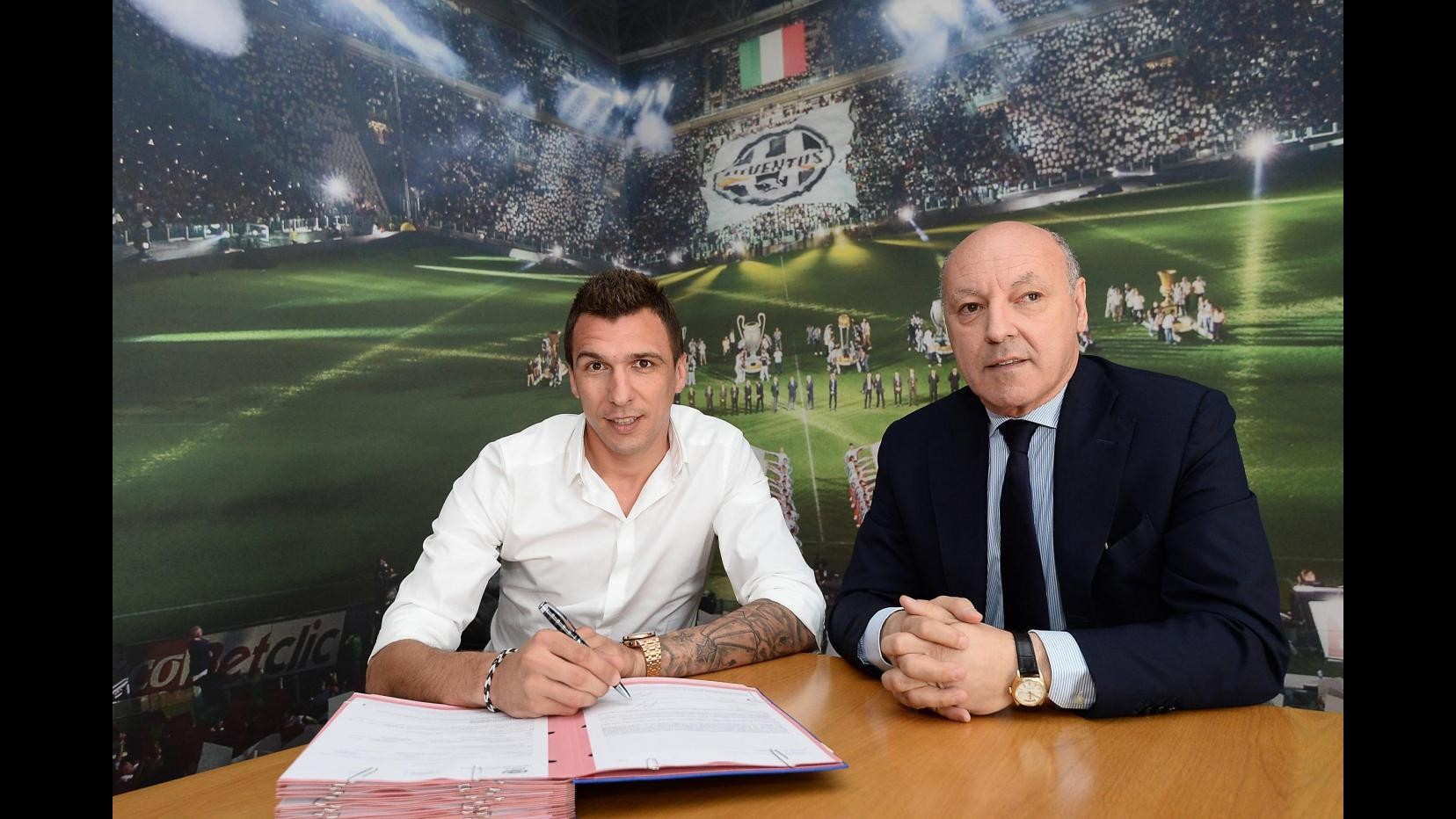 Juve, iniziato il raduno a Vinovo: oggi presentato Mandzukic