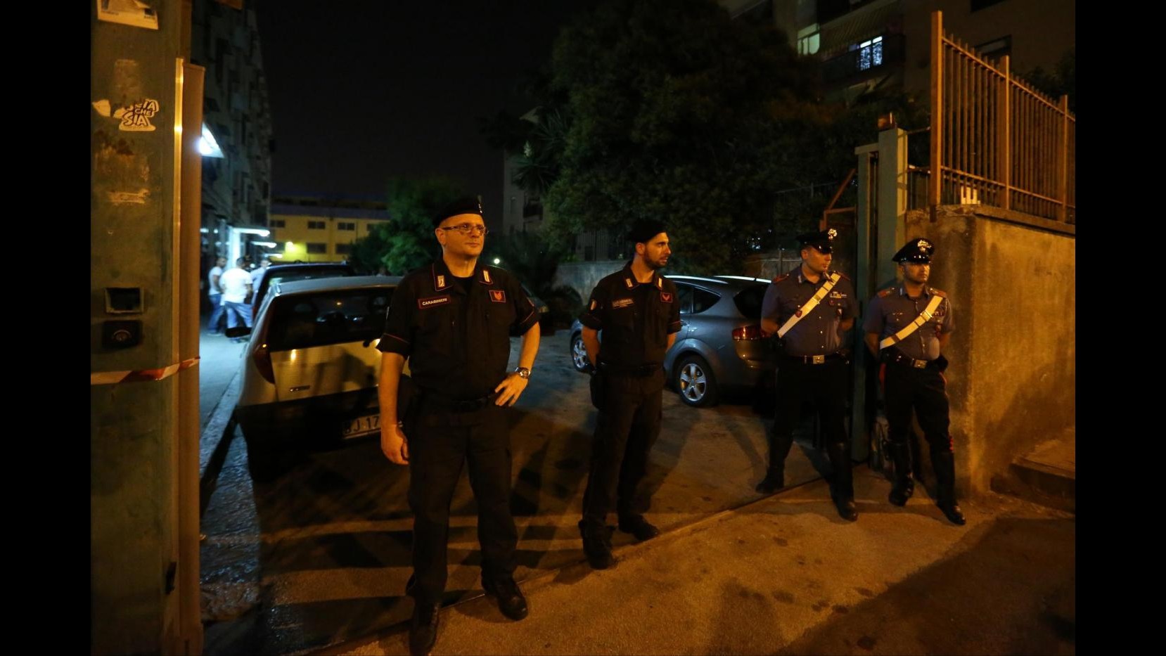 Napoli, famiglia trovata morta in casa: ipotesi omicidio-suicidio