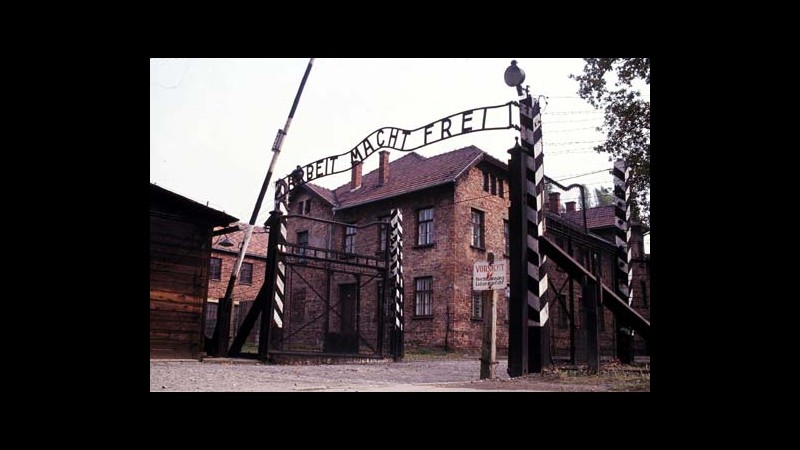 Contabile di Auschwitz Oskar Gröning condannato a 4 anni in Germania