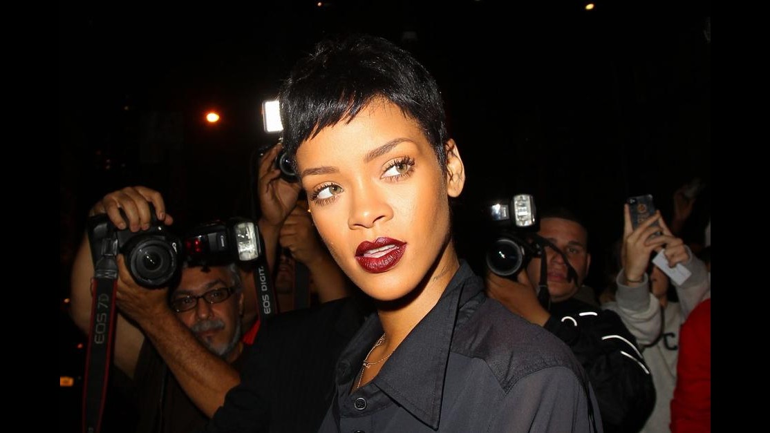 Minacce di morte a Rihanna, la polizia insegue lo stalker