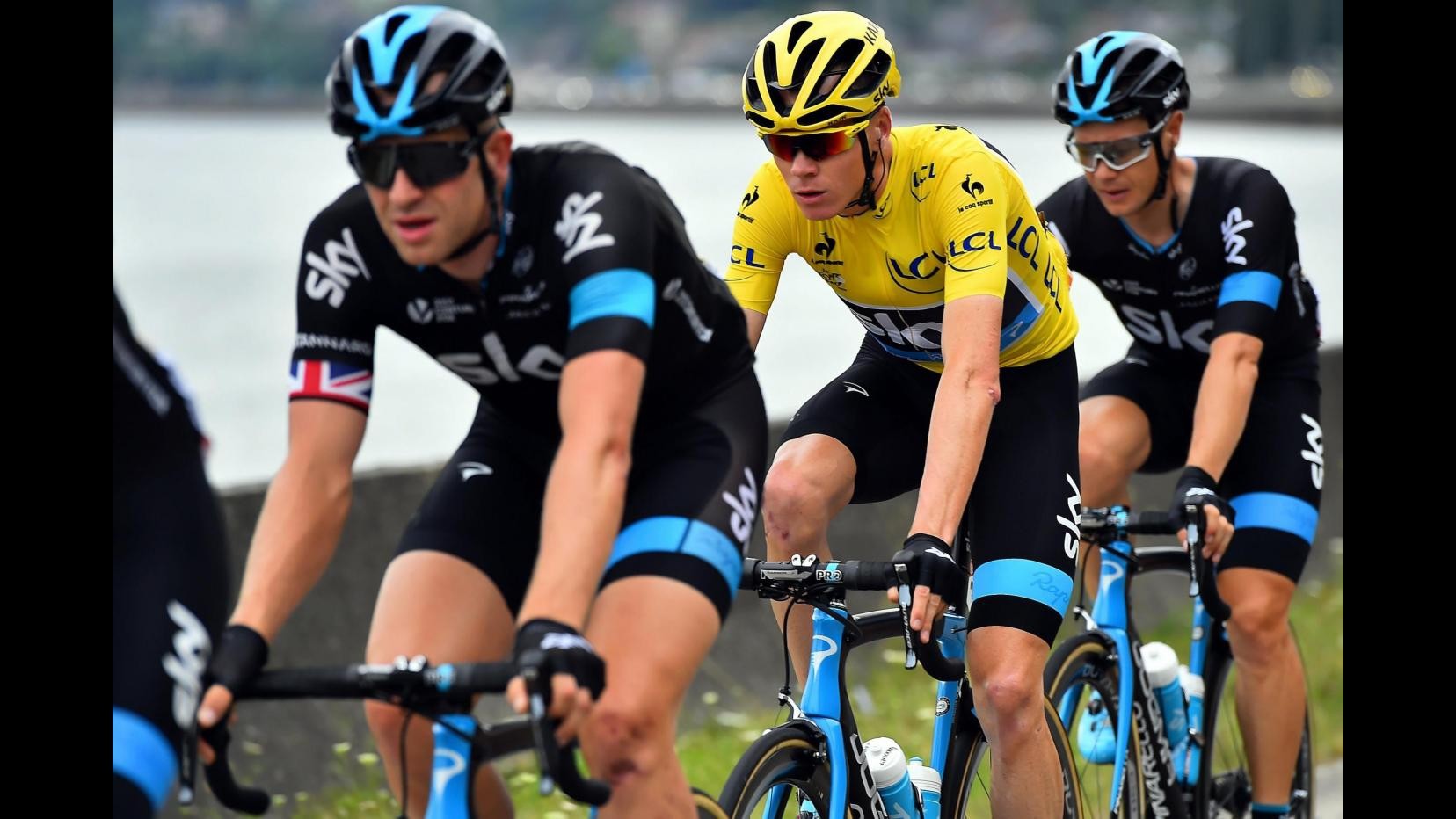Tour: BMC vince la crono-squadre, Froome resta in giallo