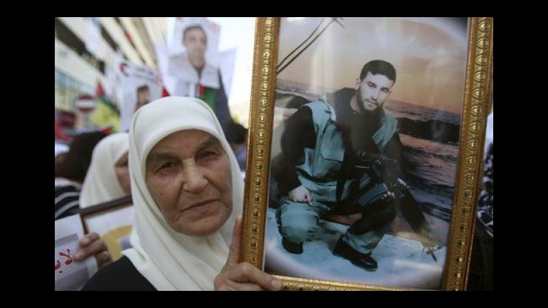 Israele, liberato il detenuto palestinese Khader Adnan dopo sciopero della fame