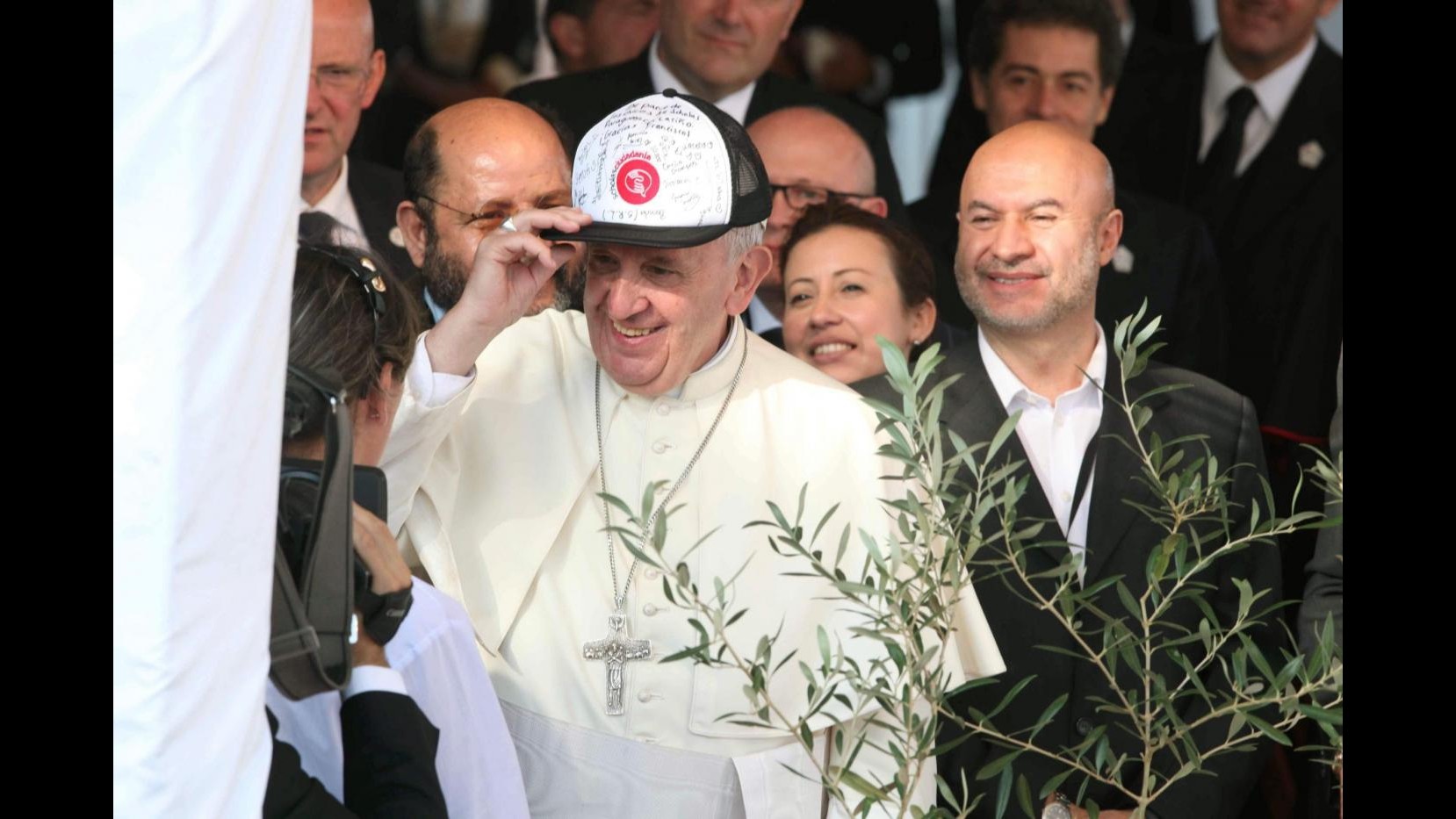 Papa in Paraguay: Cristiano è colui che ha imparato ad ospitare e accogliere