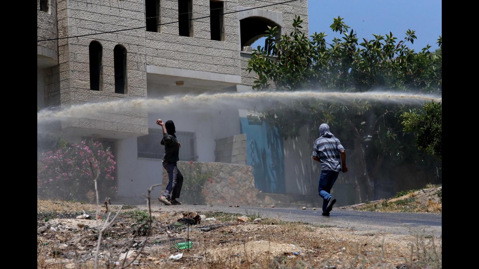 Incendio in chiesa moltiplicazione dei pani e pesci, tre arresti in Israele