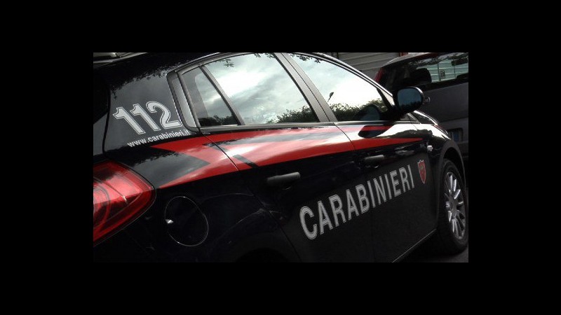 Perugia, nasconde hashish nello sportello dell’auto: arrestato