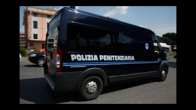 Caserta, segretario Uil polizia penitenziaria: Esplosione di follia