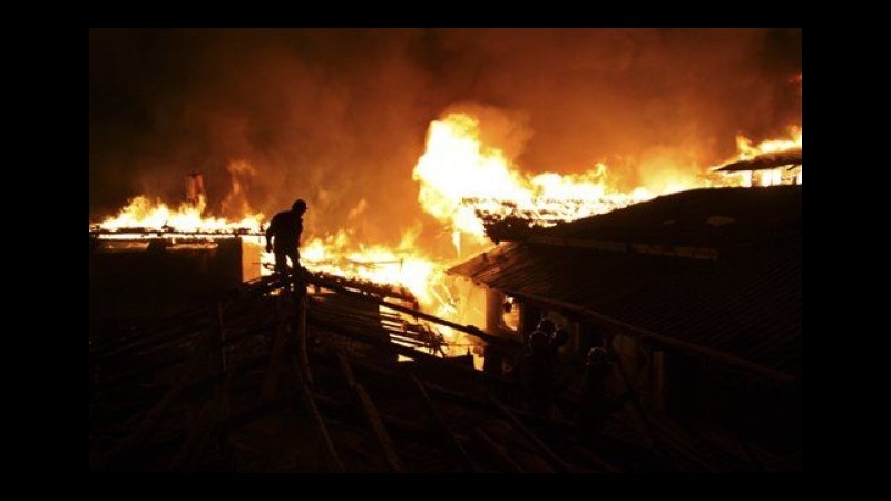 Cina, incendio in un palazzo nella città di Wuhan: 7 morti e 12 feriti