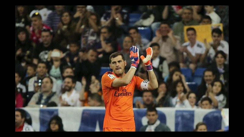 Calcio, Casillas lascia il Real Madrid: giocherà nel Porto