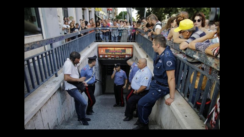 Fiaccolata a Roma in memoria del bimbo morto nel metrò Furio Camillo