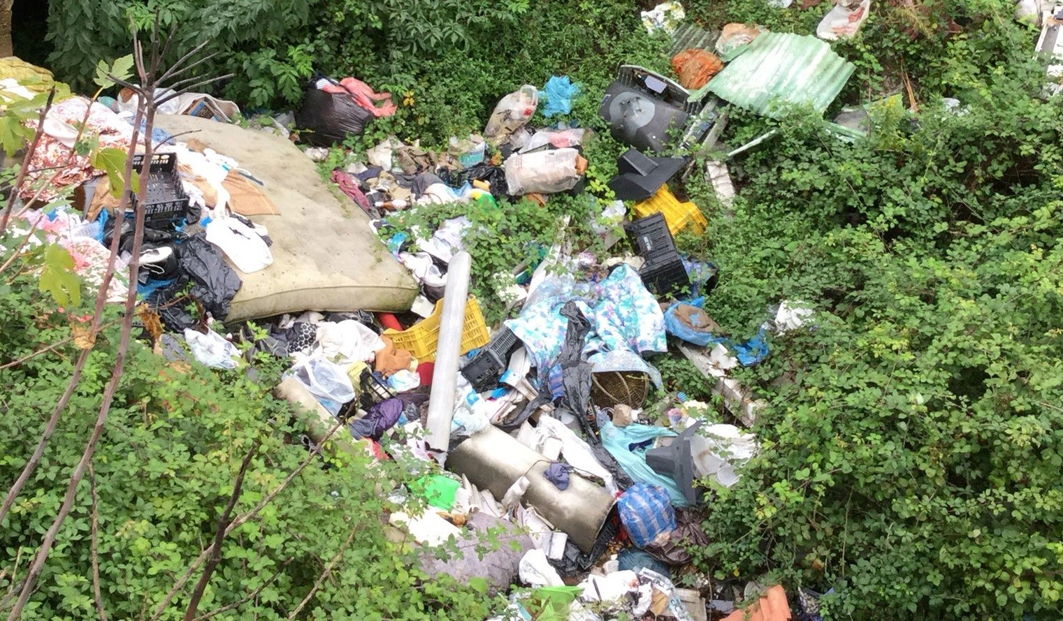 Caserta, sequestrata discarica abusiva di 5mila metri quadrati