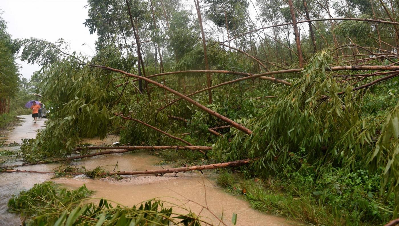 Filippine, tifone Koppu si abbatte in nordest: venti a 175 km/h