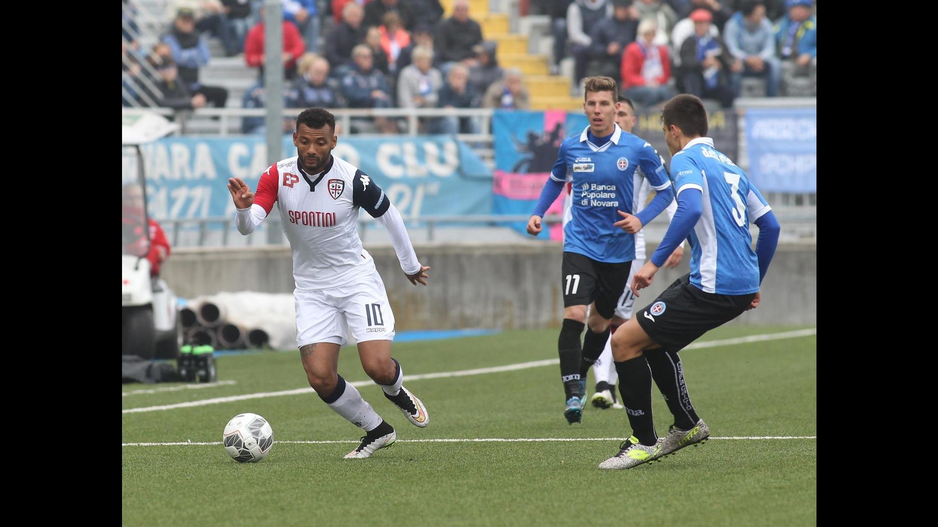 Serie B, Cagliari ko a Novara. Crotone, tris al Livorno e primato