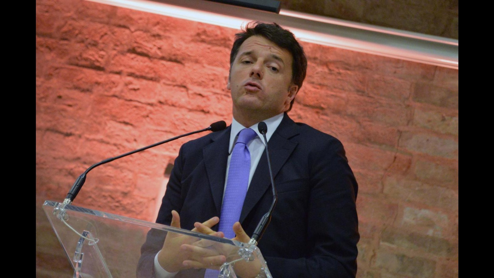 Fisco, Renzi: Abbassare tasse non è di destra o sinistra, è giusto