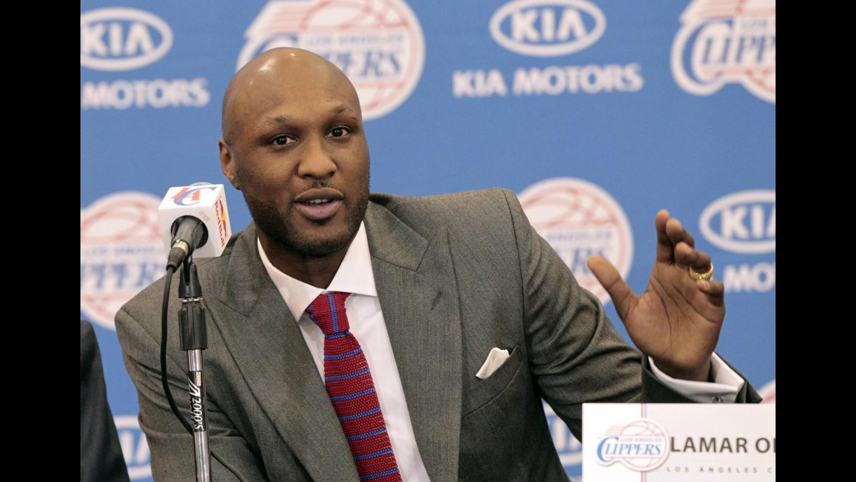 Basket, media Usa: ex stella Nba Odom uscito dal coma