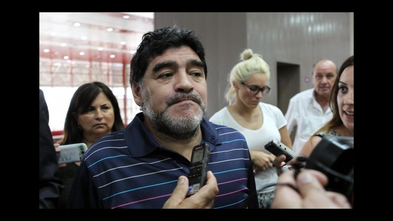 Maradona tranquilizza i tifosi: Sono triste, non depresso