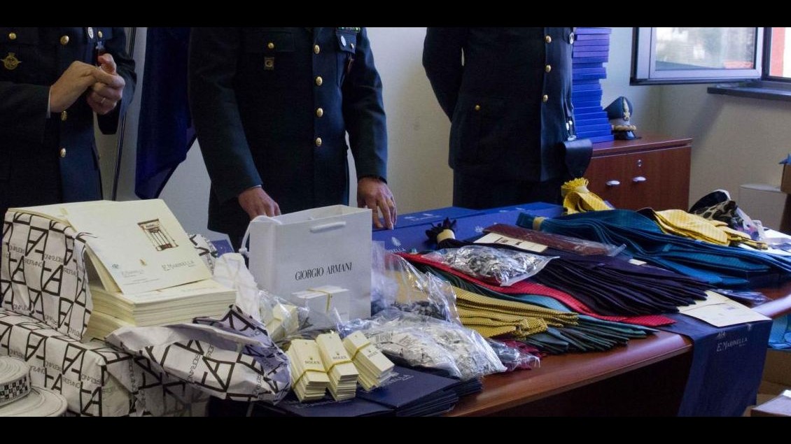 Catania, sequestrati 5mila articoli contraffatti. Denunciati venditori