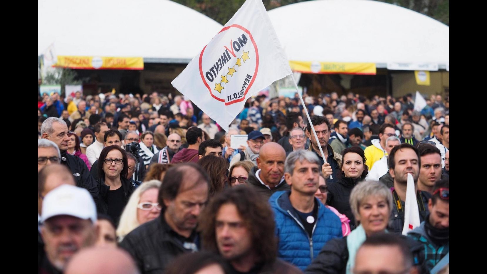 Milano, i candidati a sindaco del M5s si presentano agli elettori