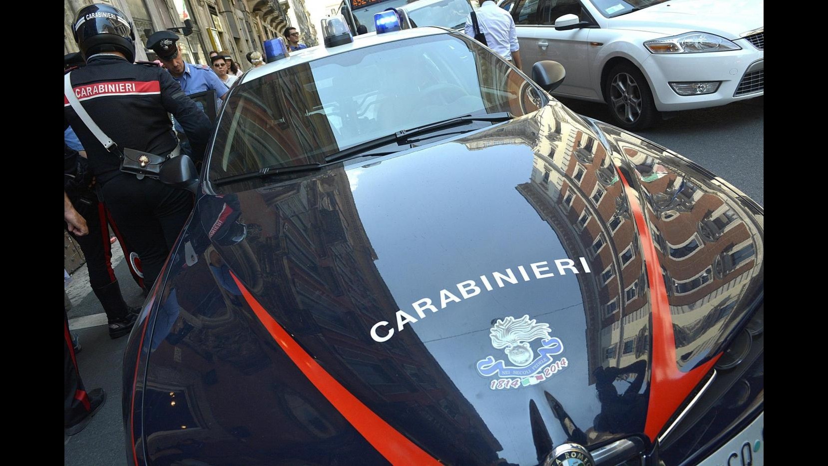 Torino, carabinieri bloccano furgone con armi, munizioni e refurtiva