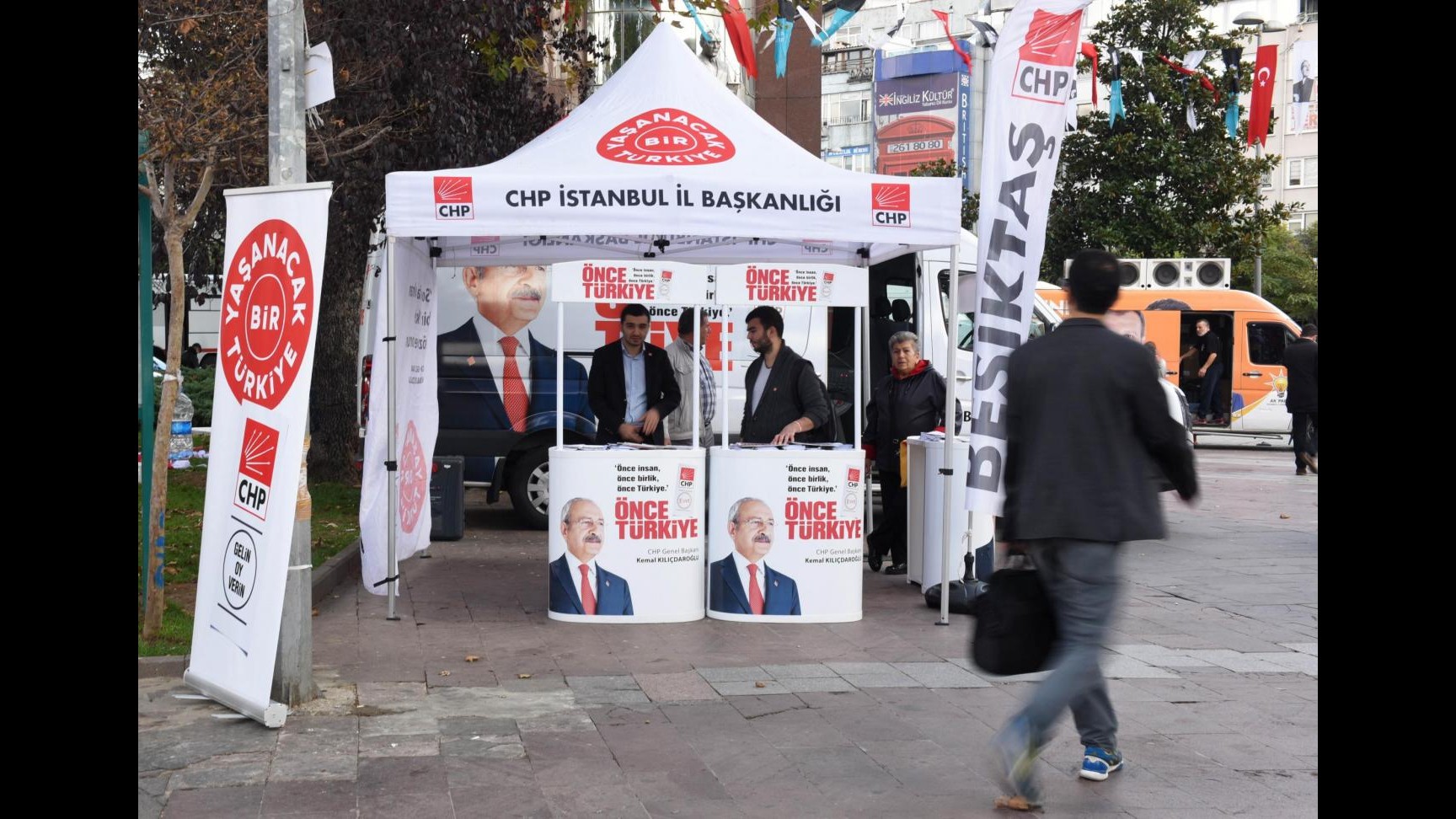 Turchia, Erdogan trionfa alle urne.Curdi protestano: scontri in strada