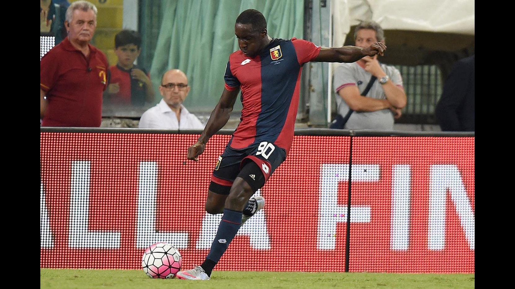 Calcio, Genoa: Cissokho in ospedale dopo reazione allergica
