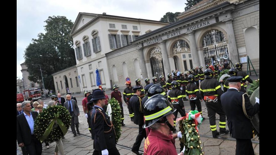 Milano ricorda strage via Palestro, Pisapia: I colpevoli paghino