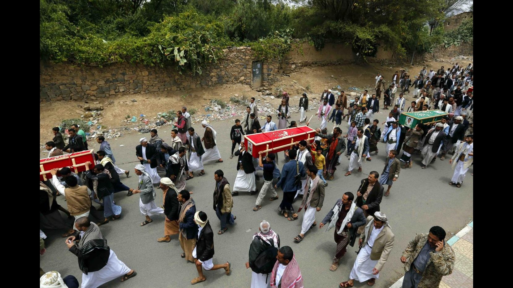 Yemen, tregua vacilla: ribelli houthi continuano a bombardare