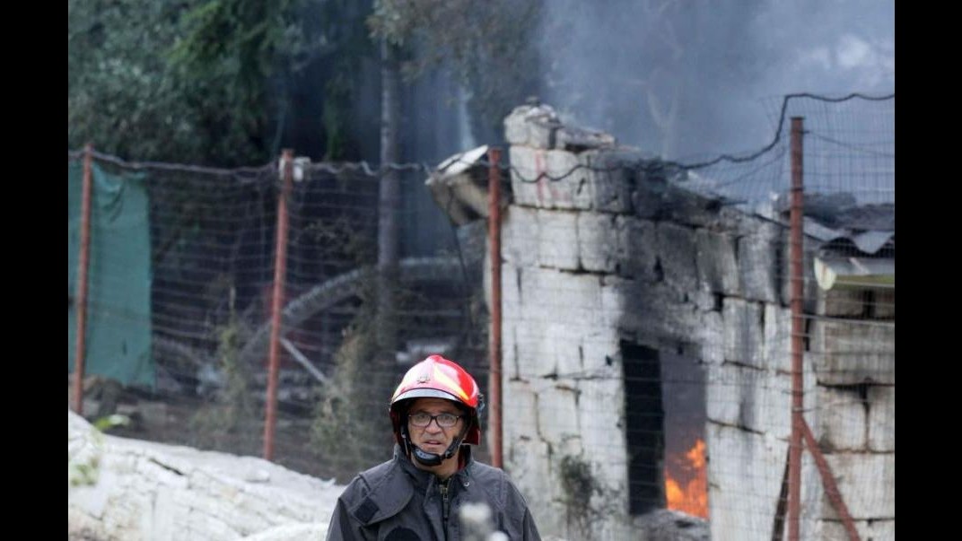 Esplosione alla fabbrica fuochi artificiali di Modugno, il bilancio dei morti sale a 9