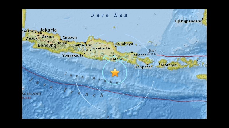 Indonesia, forte scossa di terremoto: nessun allarme tsunami