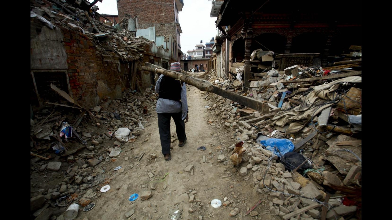 Nepal, tre mesi fa il terremoto: l’emergenza umanitaria non si ferma