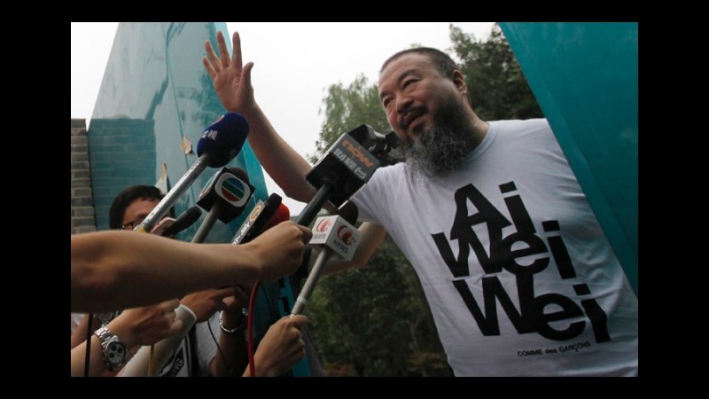 Cina, restituito il passaporto all’artista e dissidente Ai Weiwei