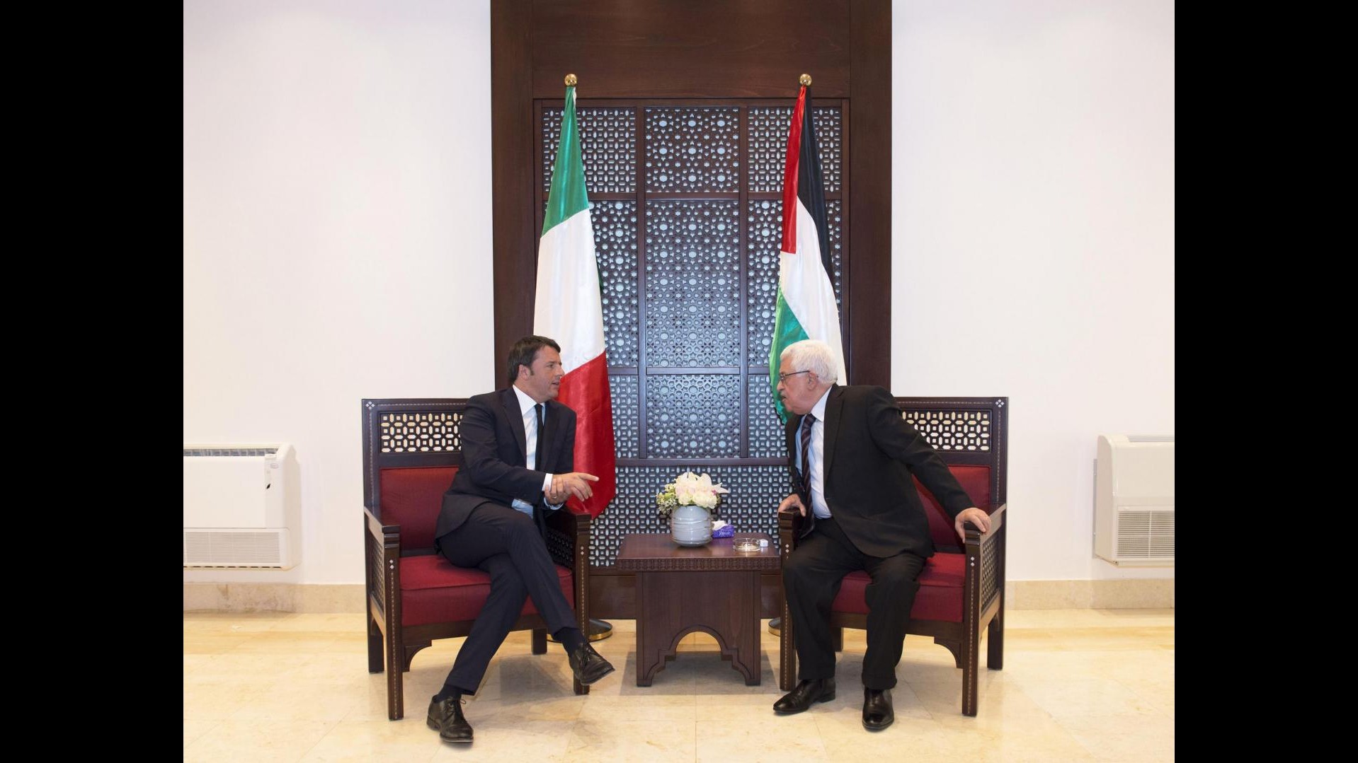 Palestina, Renzi: Ogni sforzo va fatto verso la soluzione di due popoli e due Stati