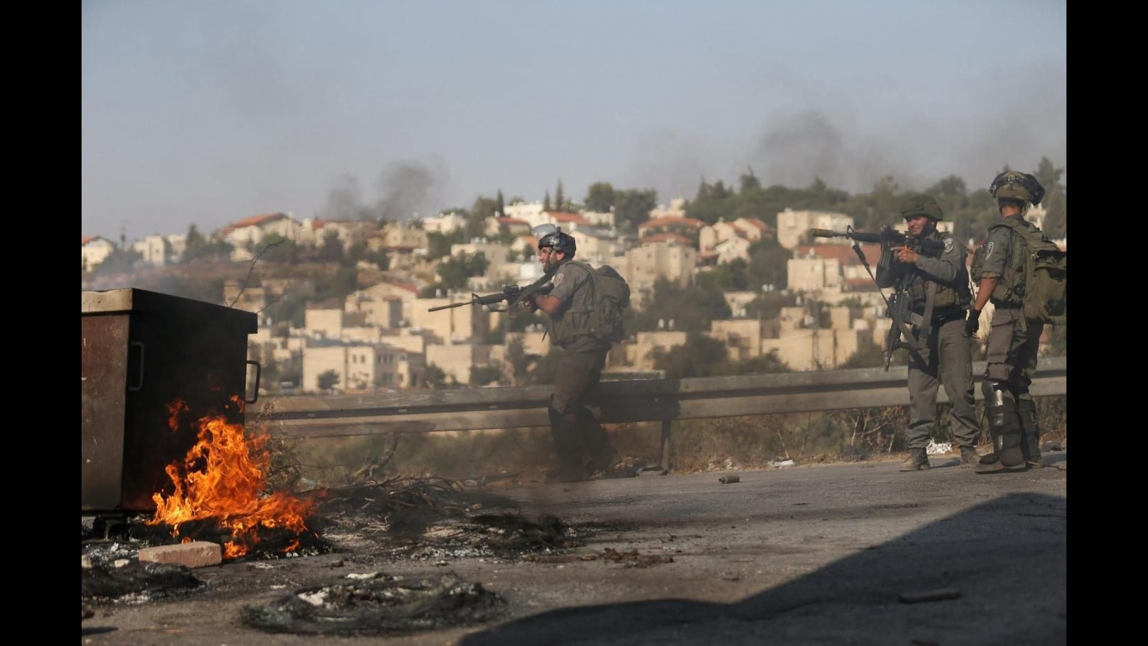 Medioriente, palestinese grave dopo tentato accoltellamento a 2 agenti