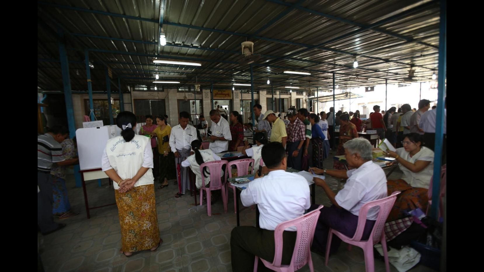 Birmania, primi esiti ufficiali: 12 seggi annunciati, tutti a Nld