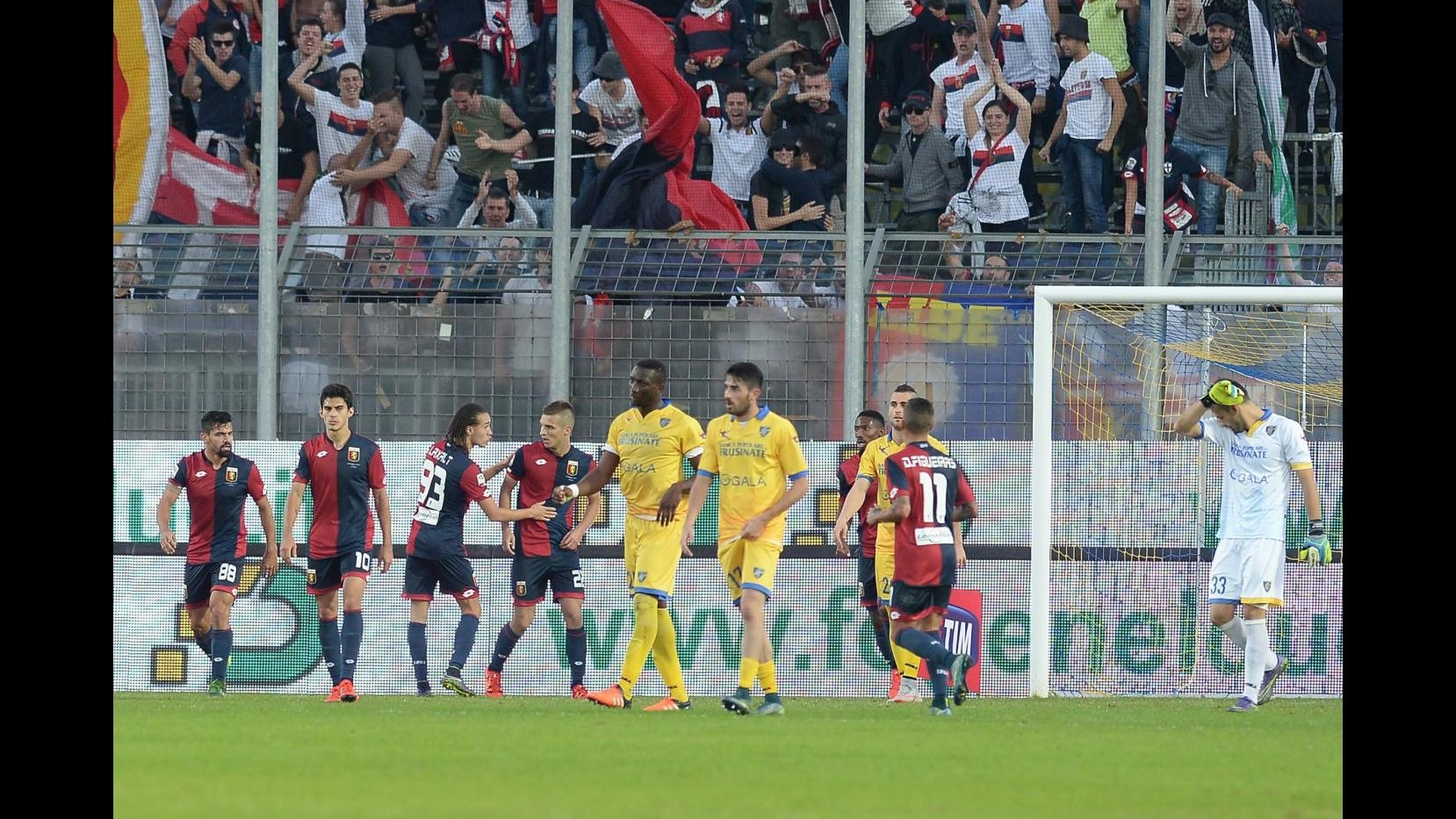 Serie A, Genoa strappa 2-2 in dieci a Frosinone