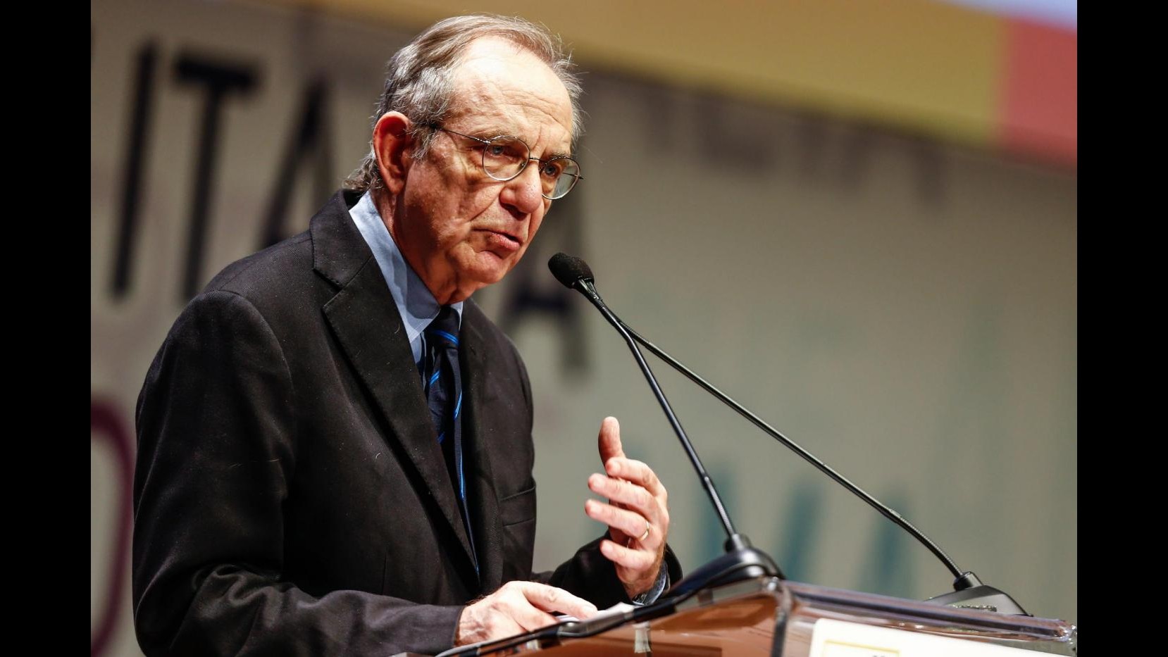 Legge di Stabilità, Padoan: Centrale lotta all’evasione, anche internazionale