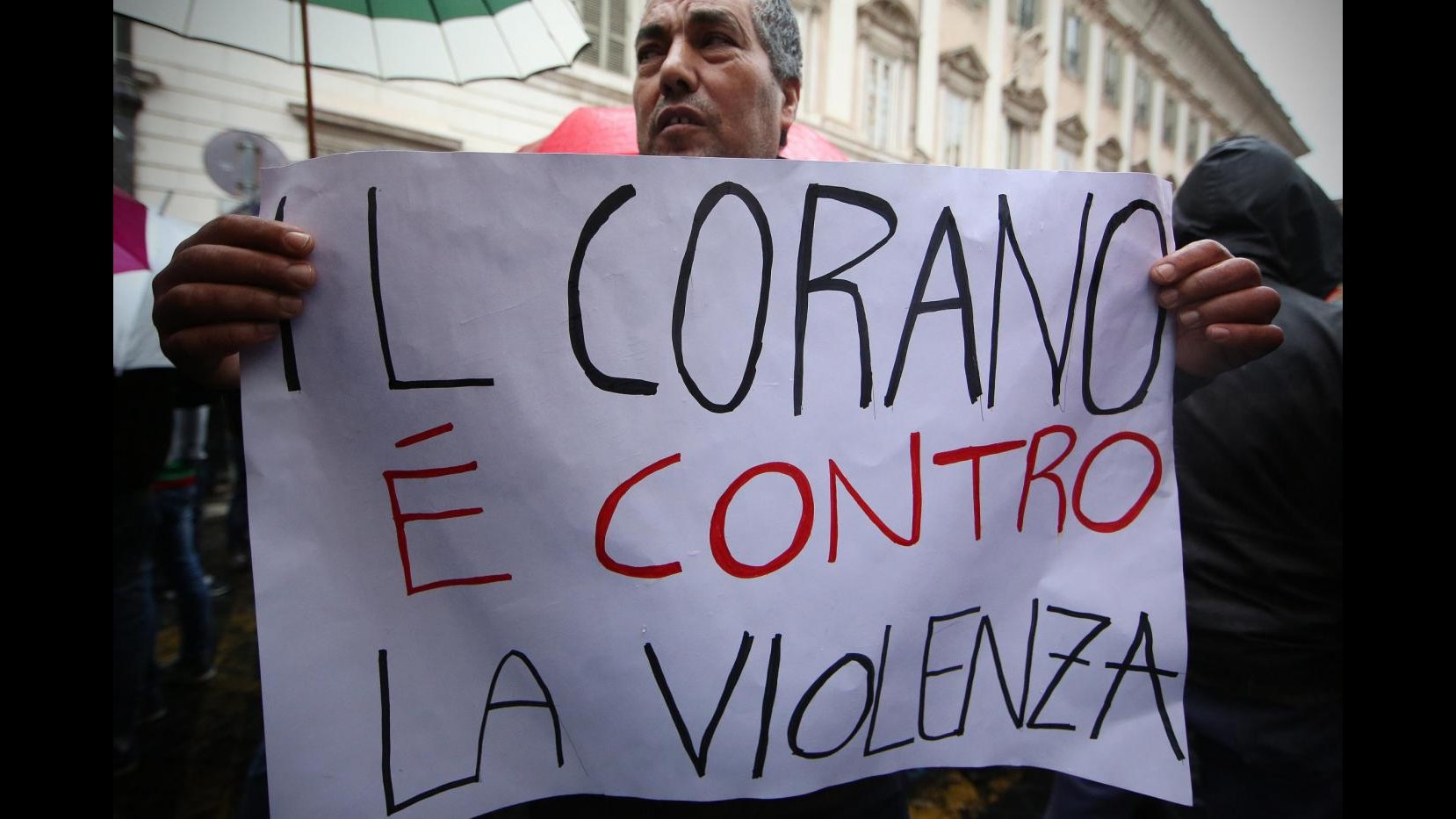 Musulmani in piazza a Roma: No a terrorismo in nome dell’Islam