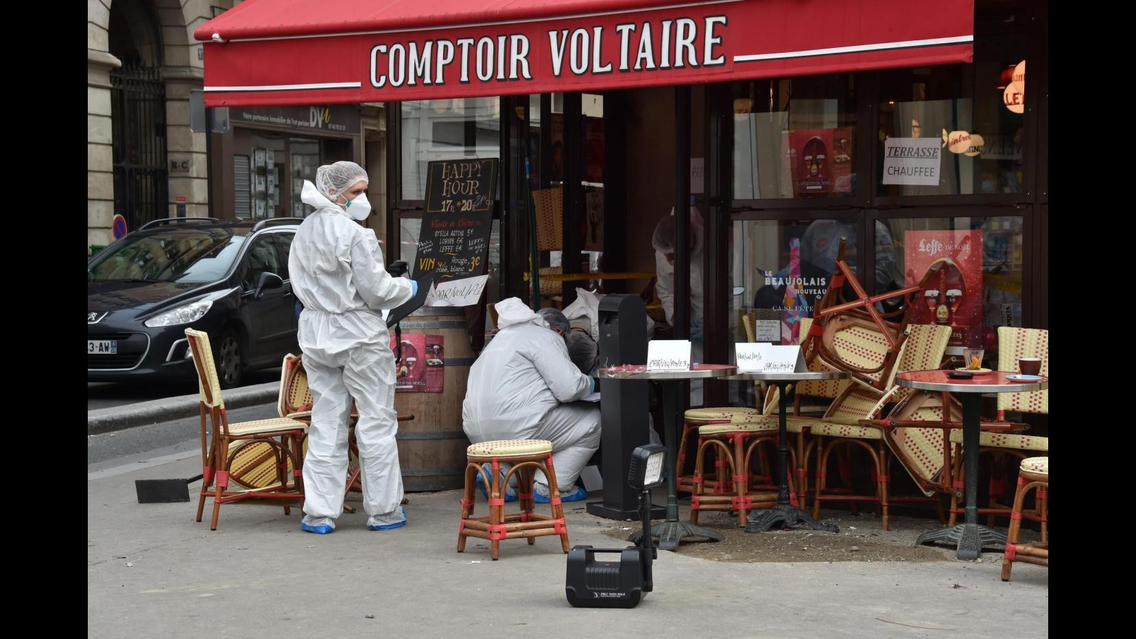 Parigi, infermiere racconta: Ho soccorso un ferito, ma era il kamikaze