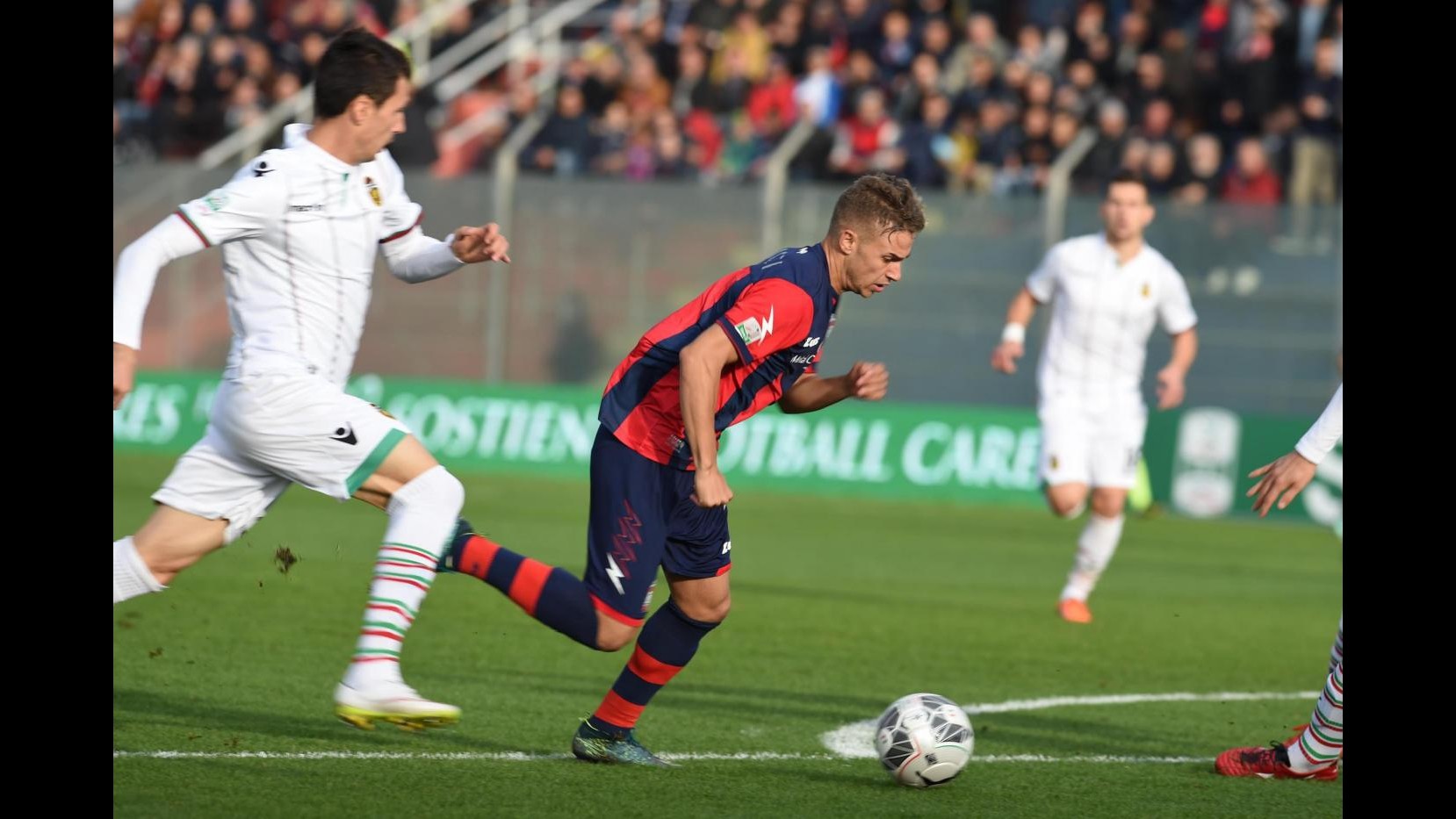 Serie B, vincono Crotone e Cesena. Poker Perugia al Brescia