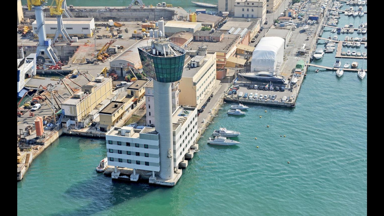 Genova, falso allarme bomba su nave diretta a Tunisi