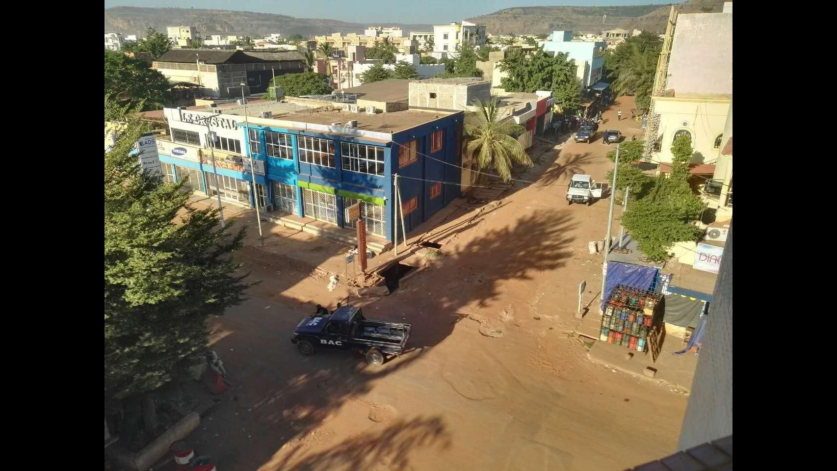 Mali, governo: 3 morti e 2 feriti in attacco hotel Bamako