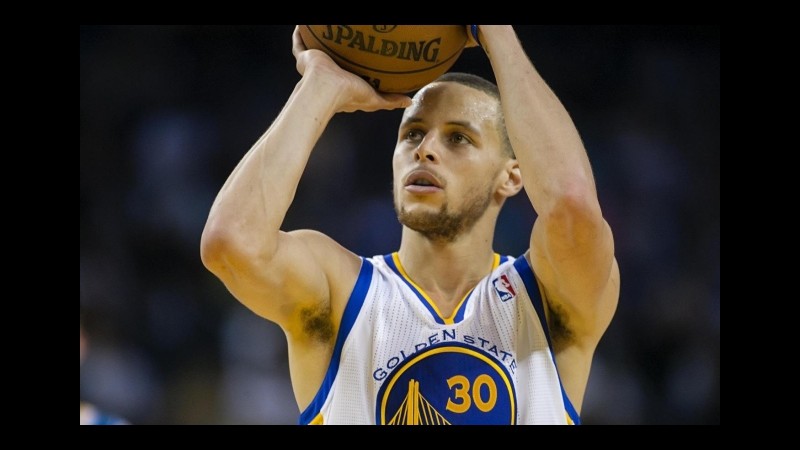 Nba, Belinelli non basta a Sacramento. Vince Golden State
