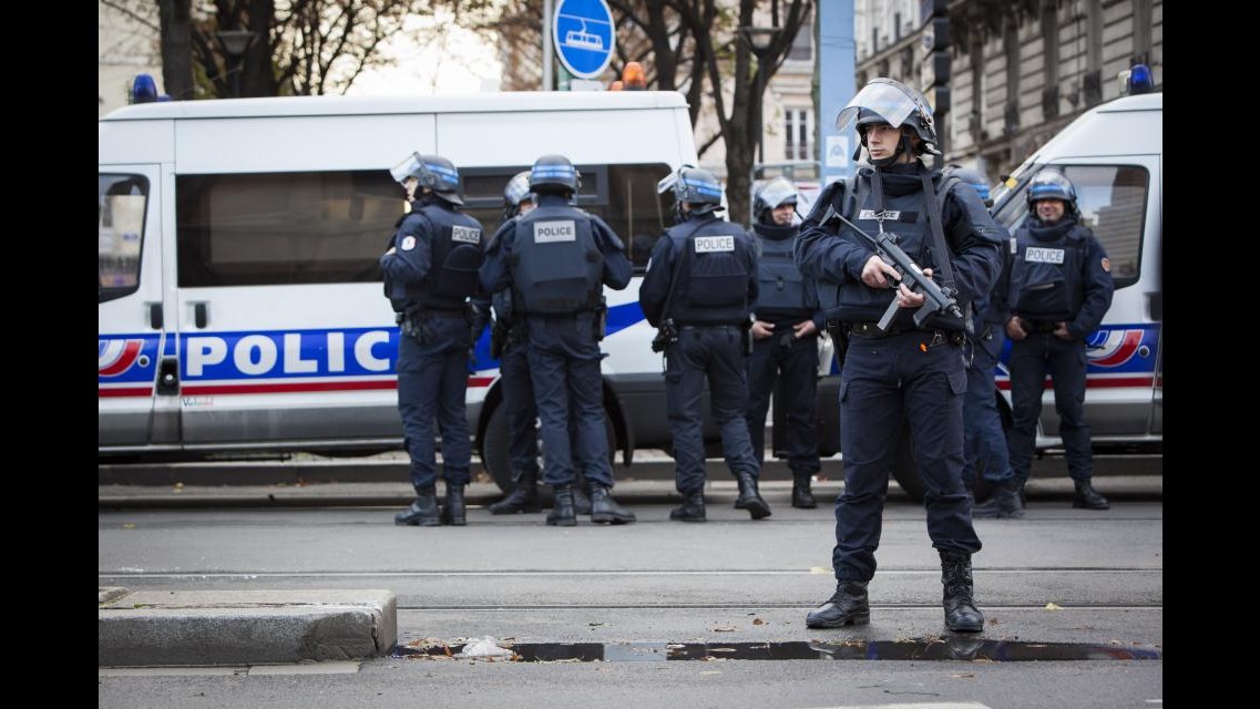 Parigi, 118 perquisizioni nella notte: in 3 giorni arrestate 60 persone
