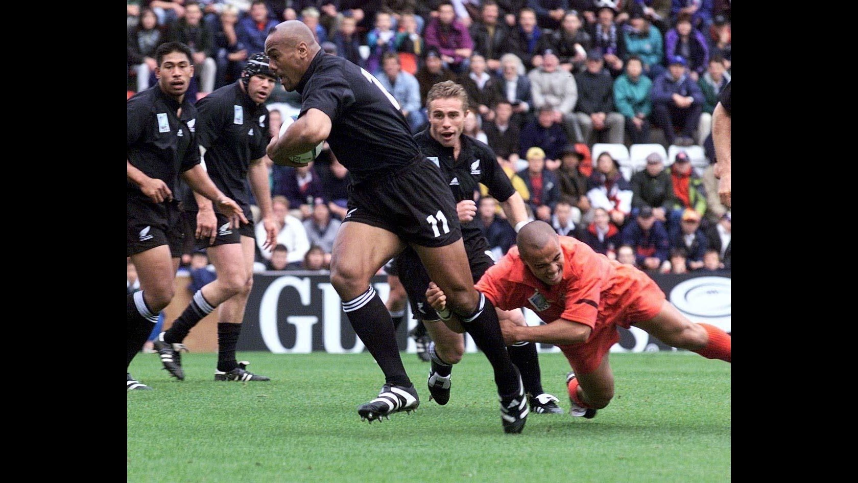 Rugby, da premier neozelandese a Wilkinson: tutto il Mondo piange Lomu