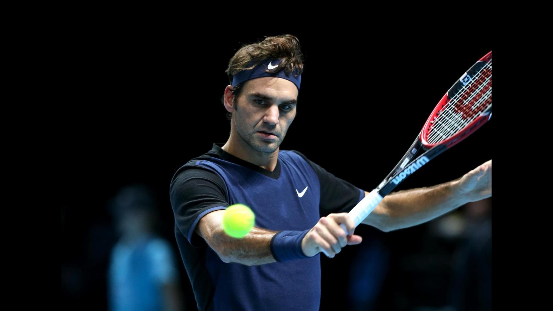 Tennis, Atp Finals: Federer batte Djokovic. Bolelli/Fognini eliminati