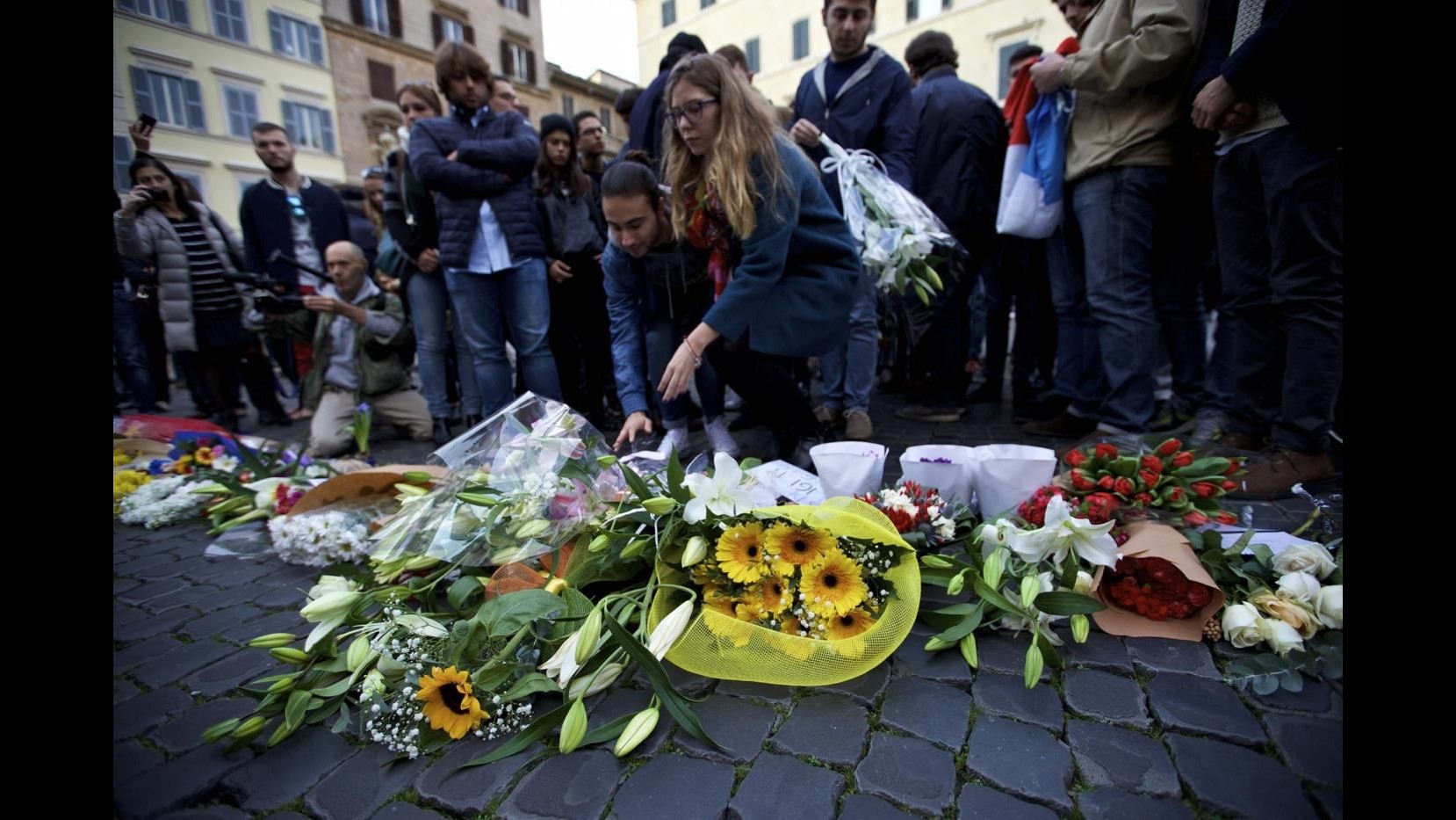 Parigi, 117 vittime identificate: sono di 17 Paesi diversi