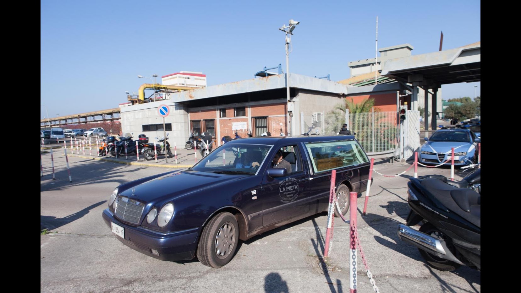 Taranto, un giovane operaio muore all’Ilva schiacciato da un tubo