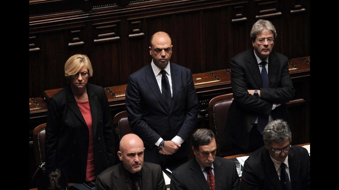 Strage di Parigi, Gentiloni: Contro Isis dobbiamo prendere impegno a fare di più