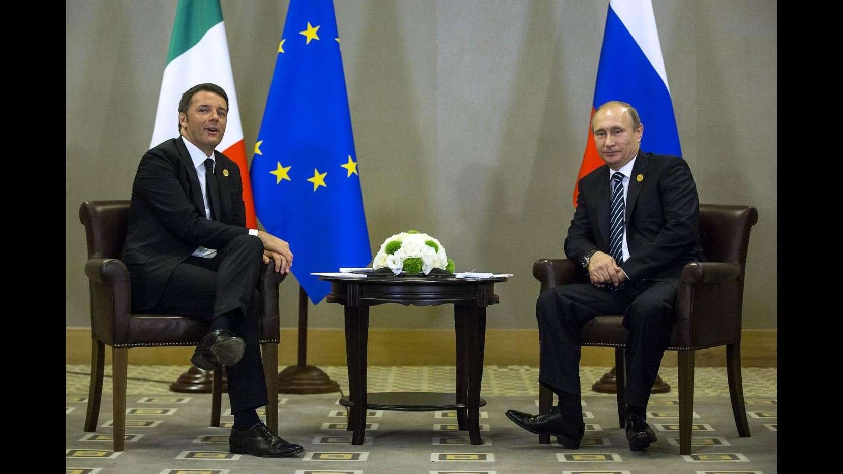 Siria, Renzi: Serve strategia. No bacchette magiche, riportare Russia a tavolo