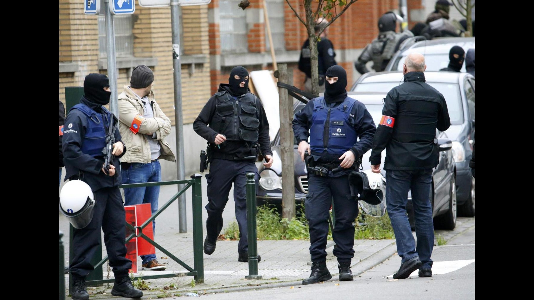 Strage Parigi, Hollande: La Francia è in guerra. Allarme della  Cia: Sono previsti nuovi attacchi